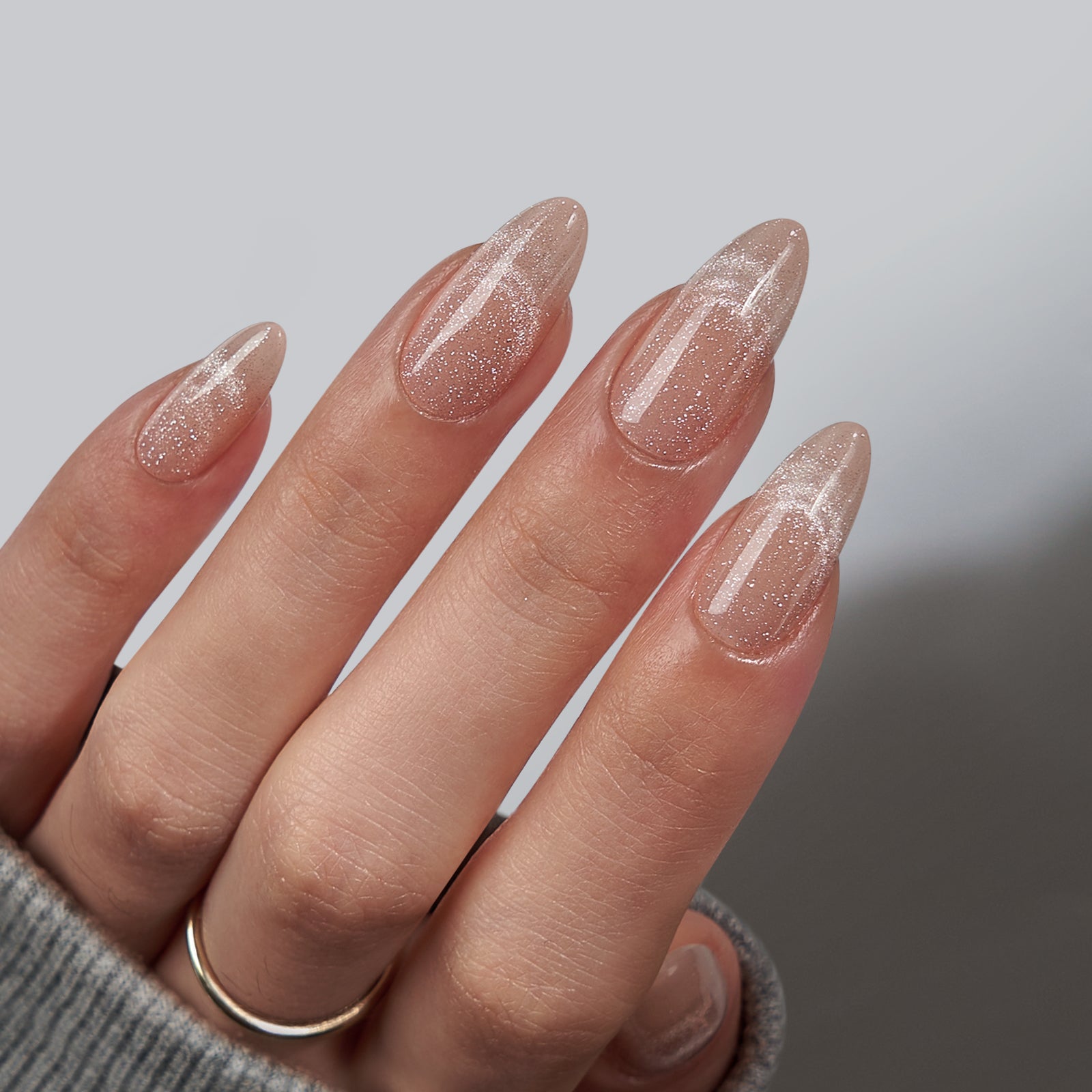 Fixon glitter press-on nails for elegant manicure