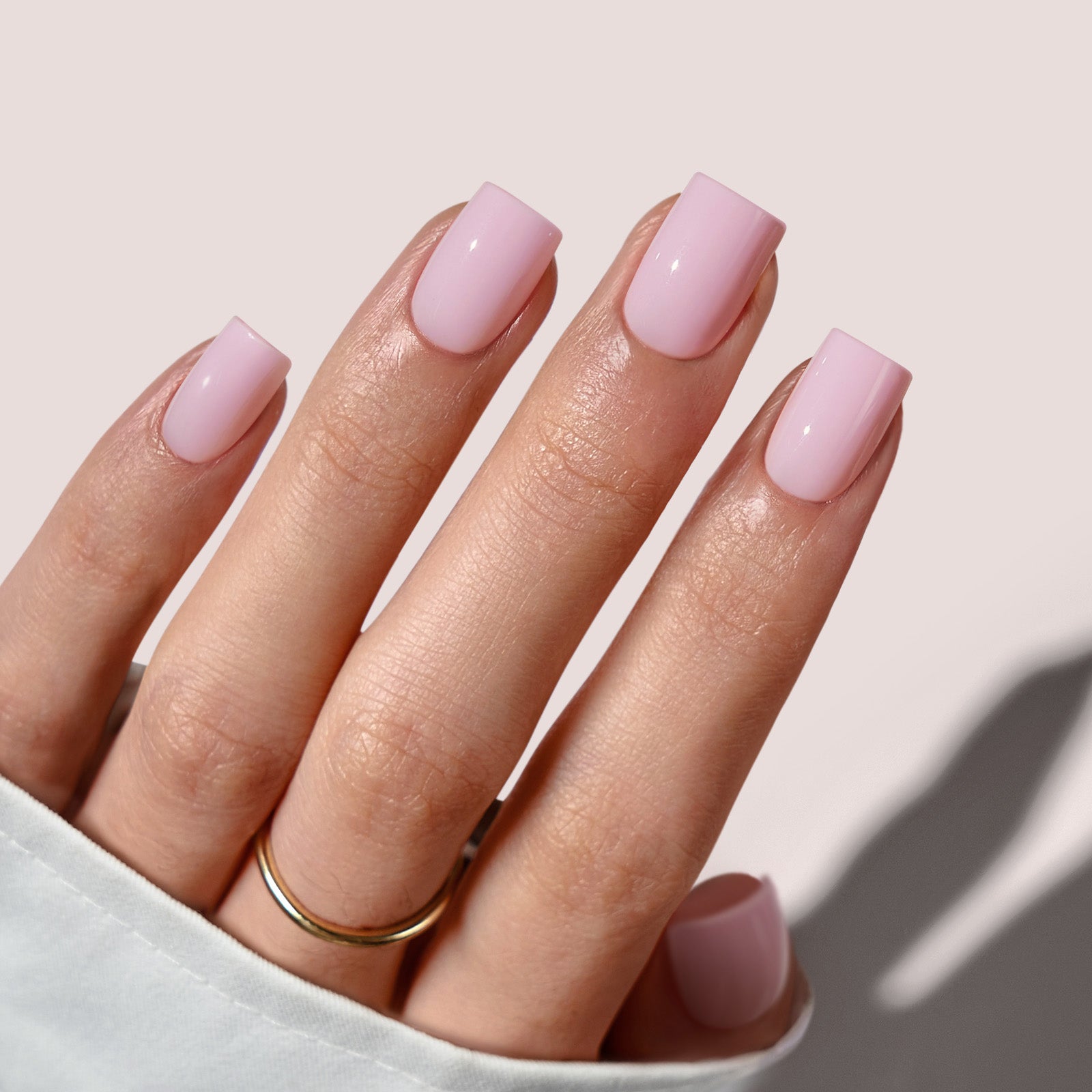 Fixon neutral press-on nails with natural finish