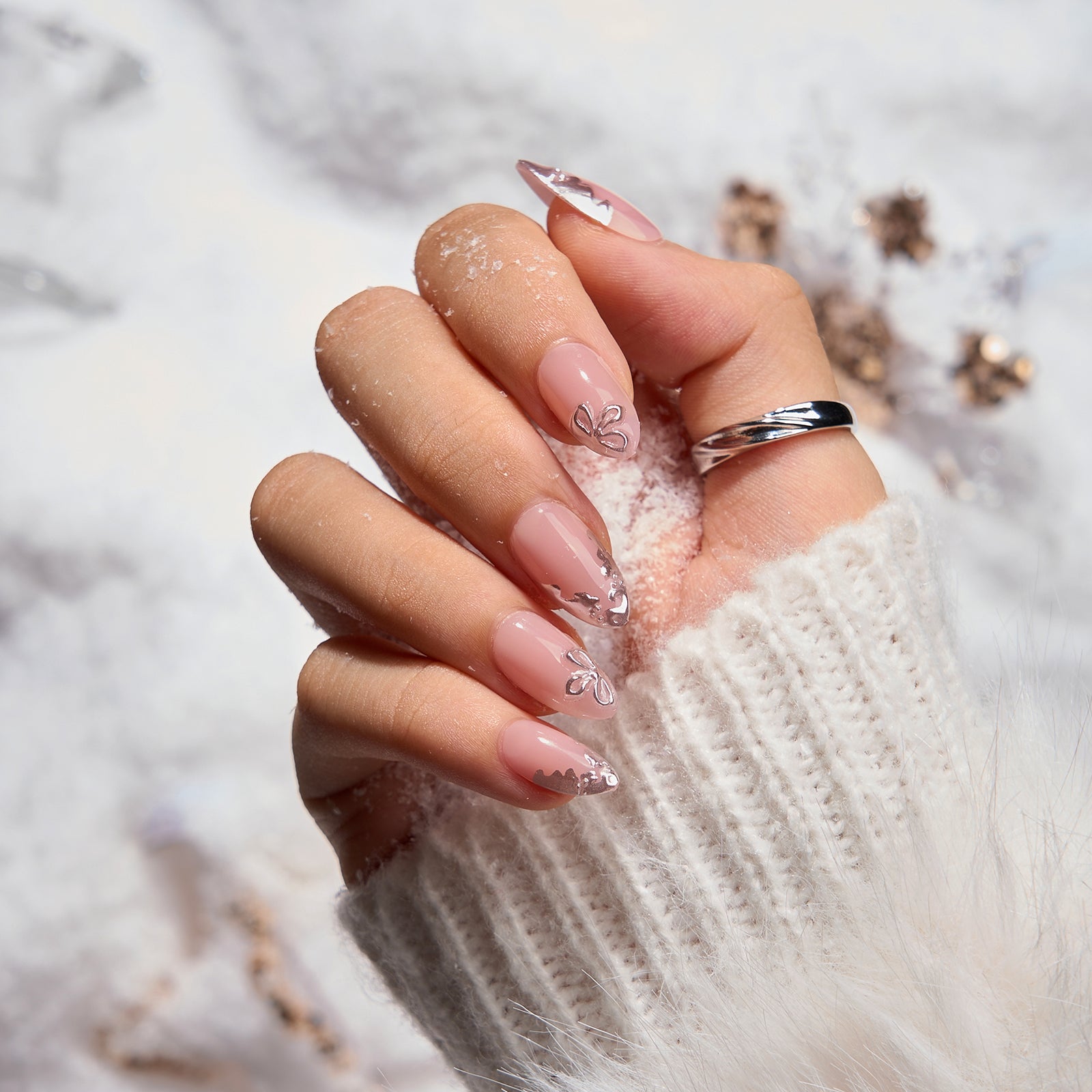 Fixon salon-inspired press-on nails with glossy finish