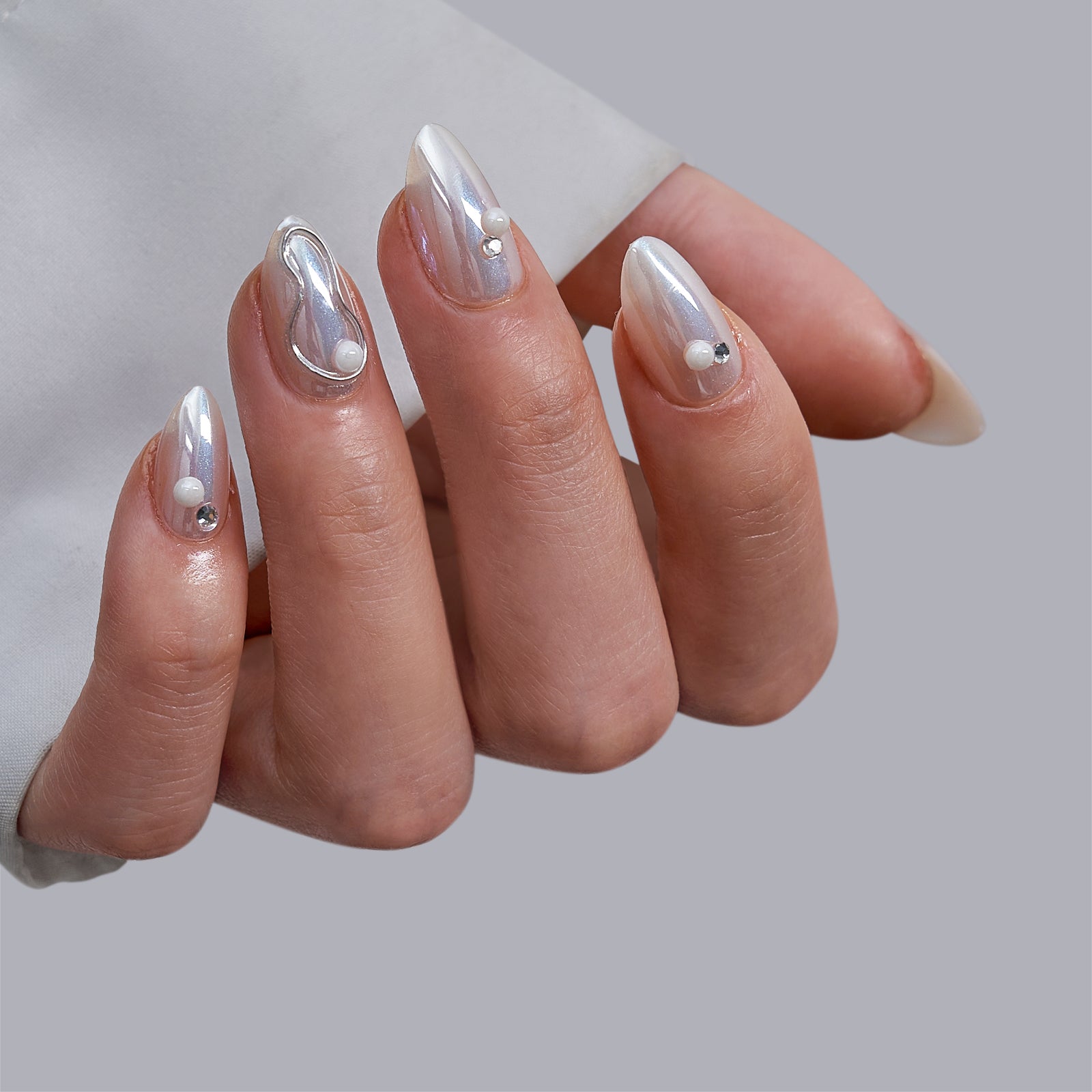 Tidal Pearl Almond Nails -Soft Gel Press On