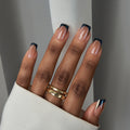 Fixon black press-on nails with high-gloss finish